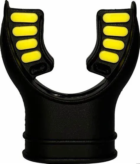 SILICONE MOUTHPIECE 2 TONE BLACK/YELLOW - Cressi